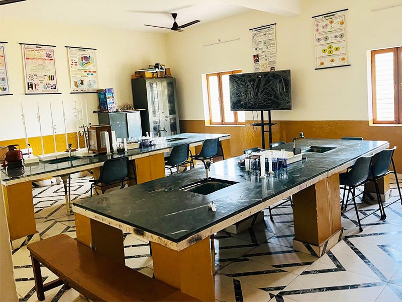 Chemistry Lab Vivekanand Public School
