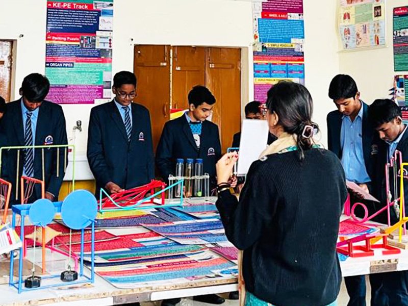 Science Lab VPS Vivekanand Public School